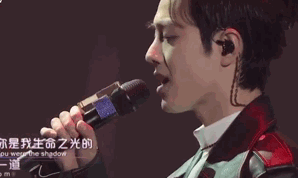 肖战|肖战能给这个时代定义真正的流量意义？我觉得OK