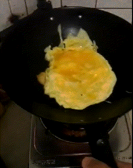 打算做饭秀一波,没想到这锅的质量这么差