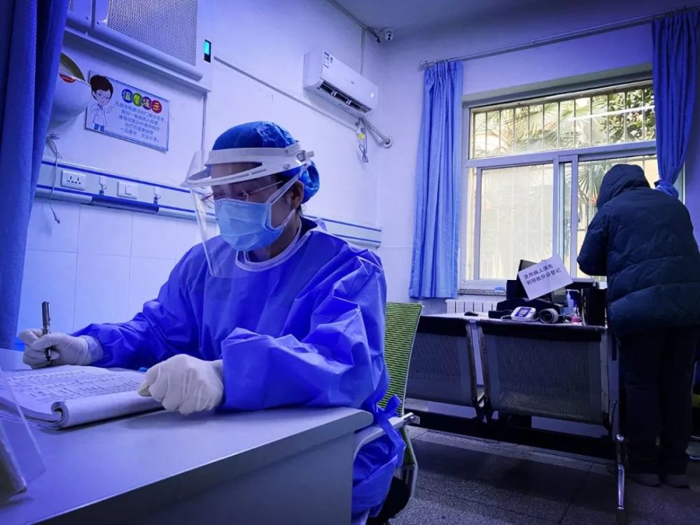 抗击疫情一线"春姑娘"的故事