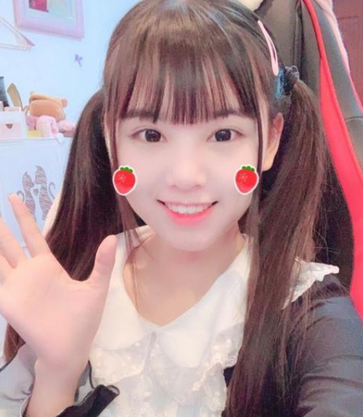 为何火线妹只有半身照?罕见全身照遭曝光,网友直呼:脱粉了!