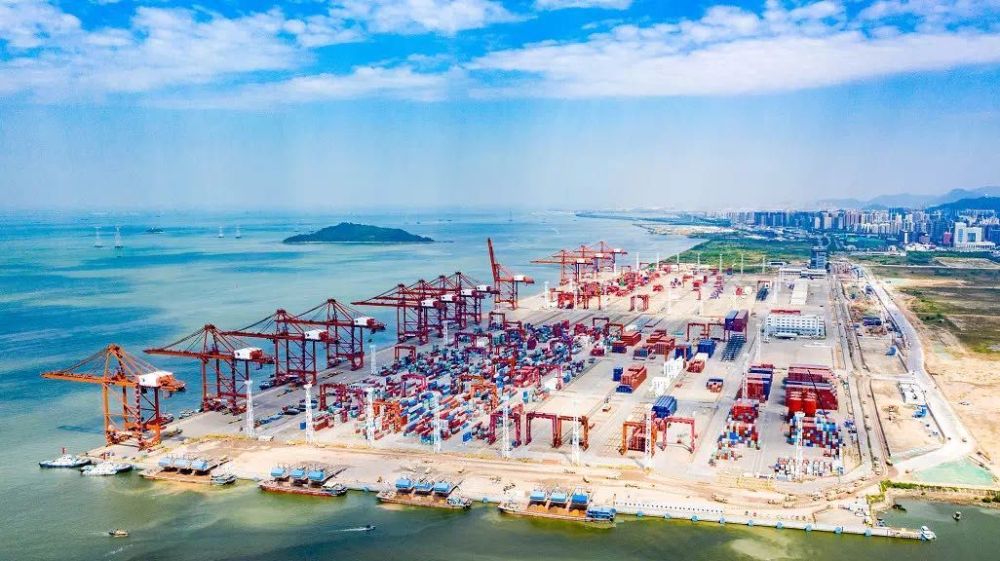 前海海关助力深企1800台医疗设备驰援火神山