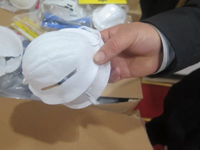 兰州警方再破一起销售假医用器材案 警方提示:请这样辨别口罩真假!
