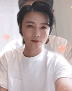 张晋玩变身特效,被系统识别成女生太搞笑,和蔡少芬太有夫妻相