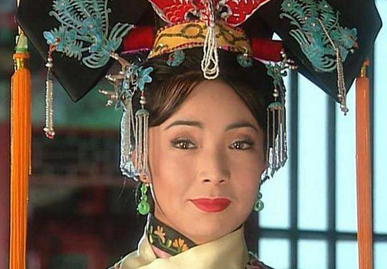 还珠格格中的恶毒皇后,原来女儿是她,这部剧中却给林心如做婢女
