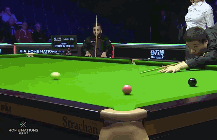 丁俊晖4连胜世界第25,贡献捐款笑了