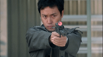 提到ipsc还有一部不得不说的电影就是张国荣主演的《枪王》,在片中