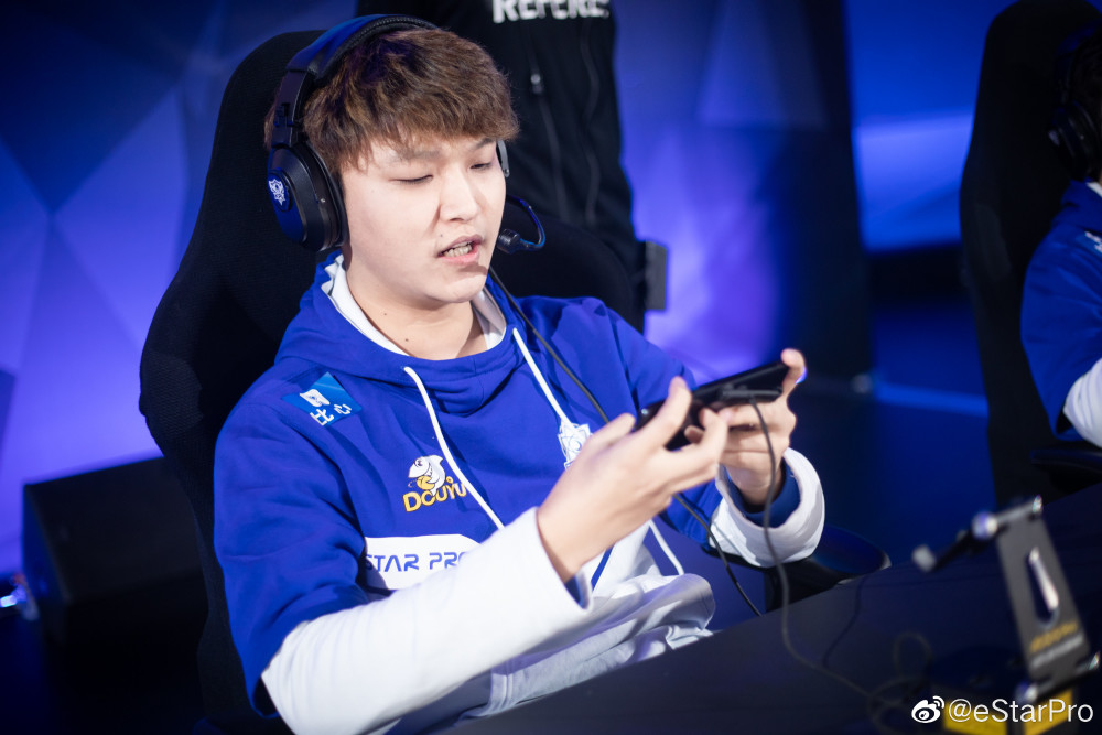 月光点评estar猫神:陈队出了名的浪,但他的指挥能力是我见过最强的!