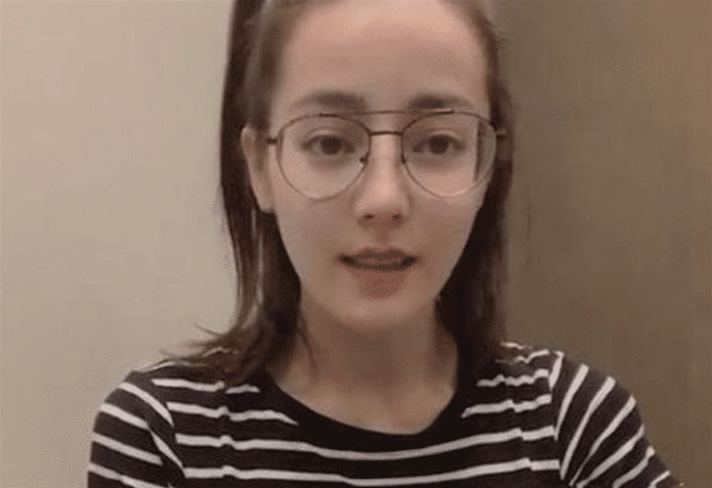 最后要说的就是迪丽热巴了,作为颜值无可挑剔的女神,这次她也是挑战