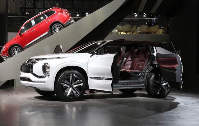 这款全新suv车型!对开门设计亮眼!比路虎更酷炫!油耗仅4l!