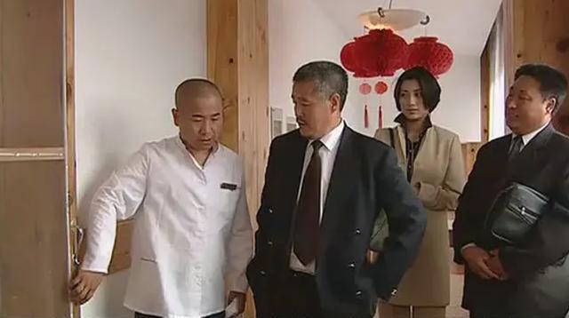 药匣子和 大辣椒两个人扛起了全剧笑点.