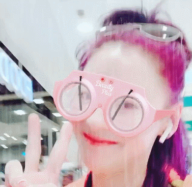 贺儿子|张柏芝晒与大儿子手牵手的温馨照片贺儿子13岁生日