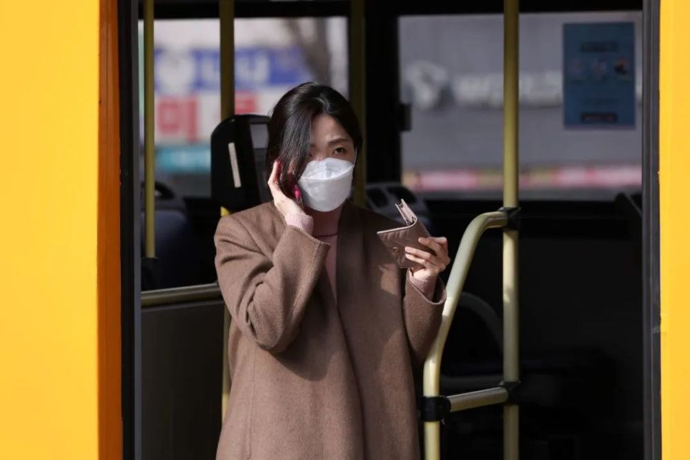 新冠肺炎暴发后,我戴口罩被老外歧视了