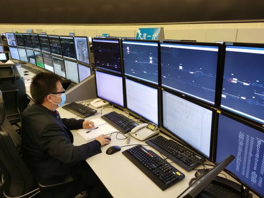 封闭管理,700多名调度员的日日夜夜