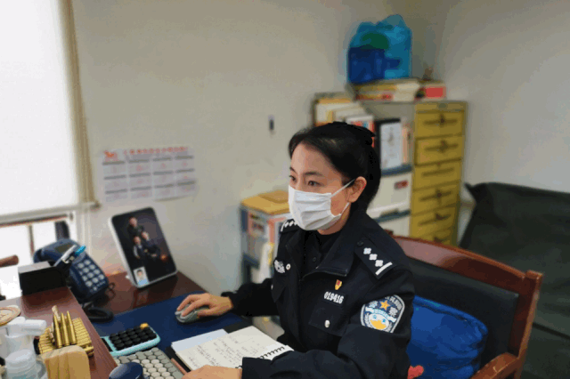 勇敢逆行的上海女警:丹心傲骨扬正气,凯歌一报是红颜