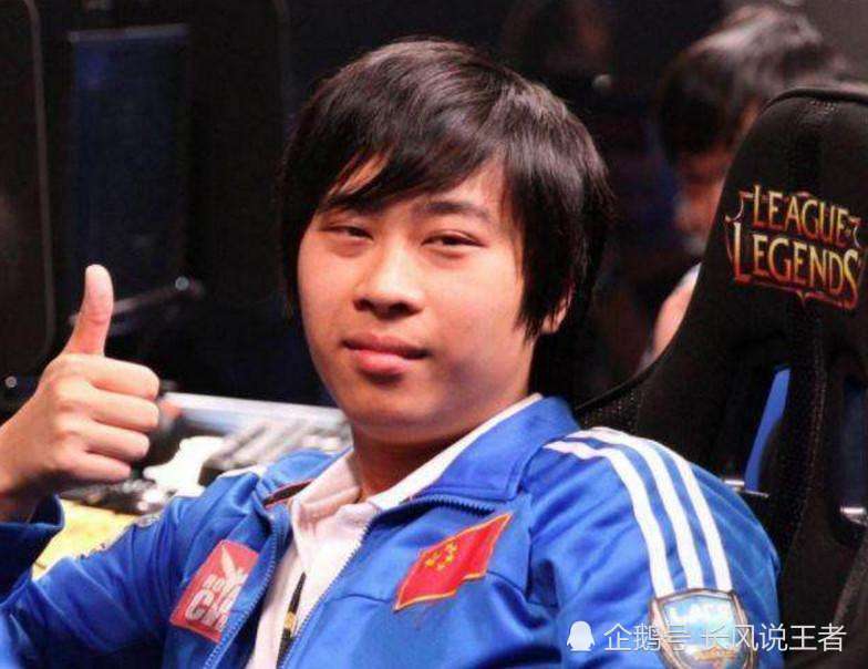 卢本伟这些年也一直热心公益,微博频繁转发公益活动,也是一直在为复出