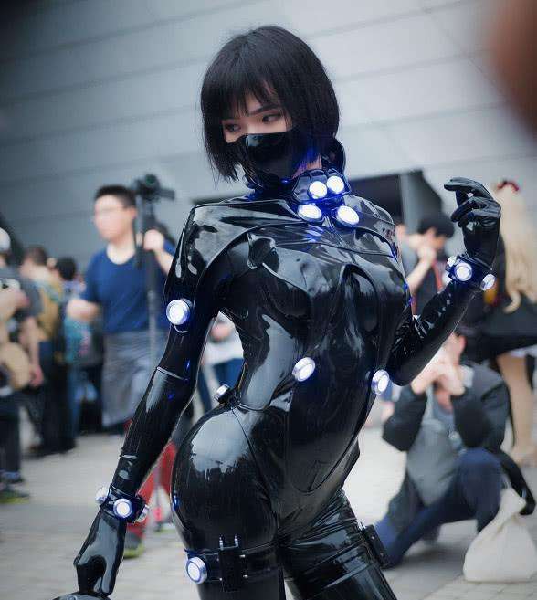 斗罗96集:朱竹云"3d身材"亮相,口罩配紧身皮衣造型,很是眼熟