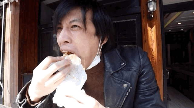 所以减肥的人, 难得"偷吃"一顿, don't feel guilty!