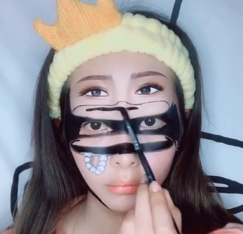 美术生画"脸部分离妆",开始以为在骗人,看到成品:这也太吓人了!