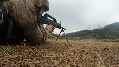 枪声响起轻武器野外射击考核来了