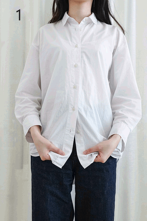 我抓了她来示范一下衬衫改变纽扣的4种穿