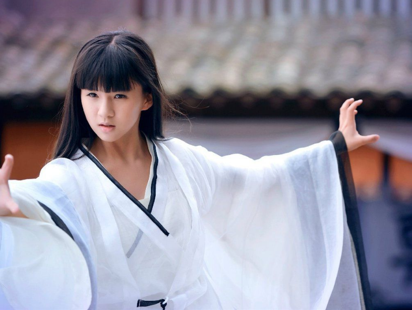 杨丽萍外甥女"小彩旗"21岁近照曝光,竟胖成大姐,网友:还是"小彩旗"