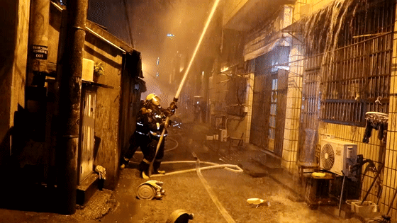 那就是电脑也是引发火灾的"导火索"但还有一样电器2018年西安一居民家