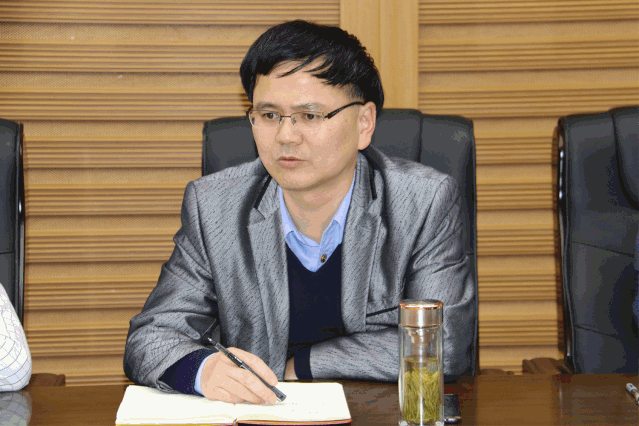 新坝镇镇长杨友军,党委副书记陈泽坤,副镇长孙晓湘,市场监督管理局