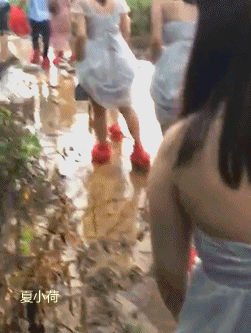 搞笑gif趣图男人要是妖娆起来女人就得靠边站