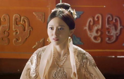 《三生三世》系列,三个天族公主两个刁蛮一个傻,最后结局都不同