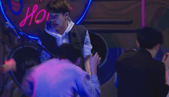 密室大逃脱|《密室大逃脱》杨幂和邓伦牵手，原来这才是谢依霖退出的真相