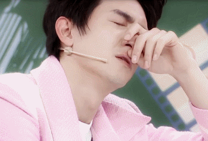 林更新|林更新拍戏最新路透曝光！身穿西装尽显好身材