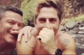 身材火辣，荷尔蒙爆棚，这个“追过赫敏”的大帅哥是gay？