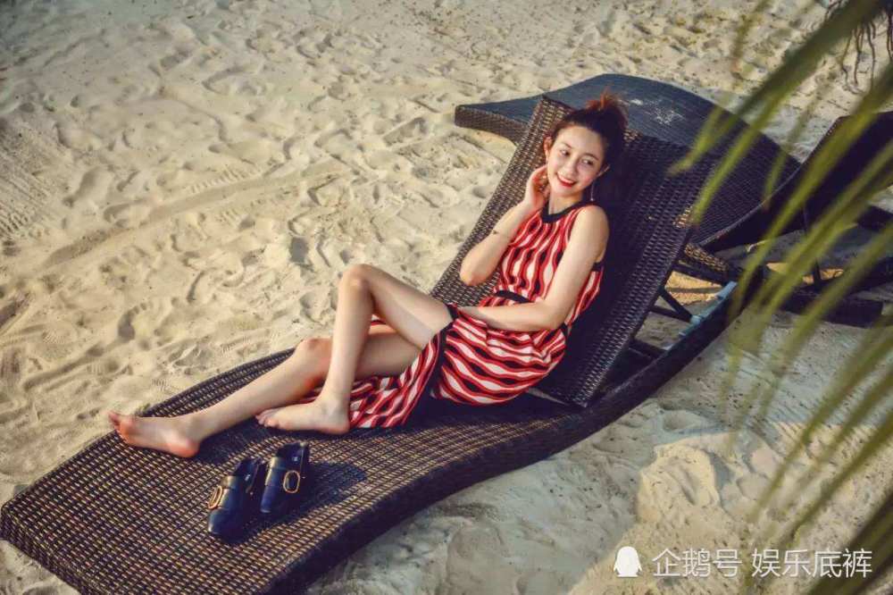 而第四点,2019年12月份有爆料称曾在伦敦偶遇张大奕与一名男子在一起