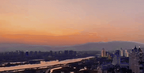 的蓝天13个民族世居于此施俊作品生活慢慢沉淀下来黎明之城告别夏天