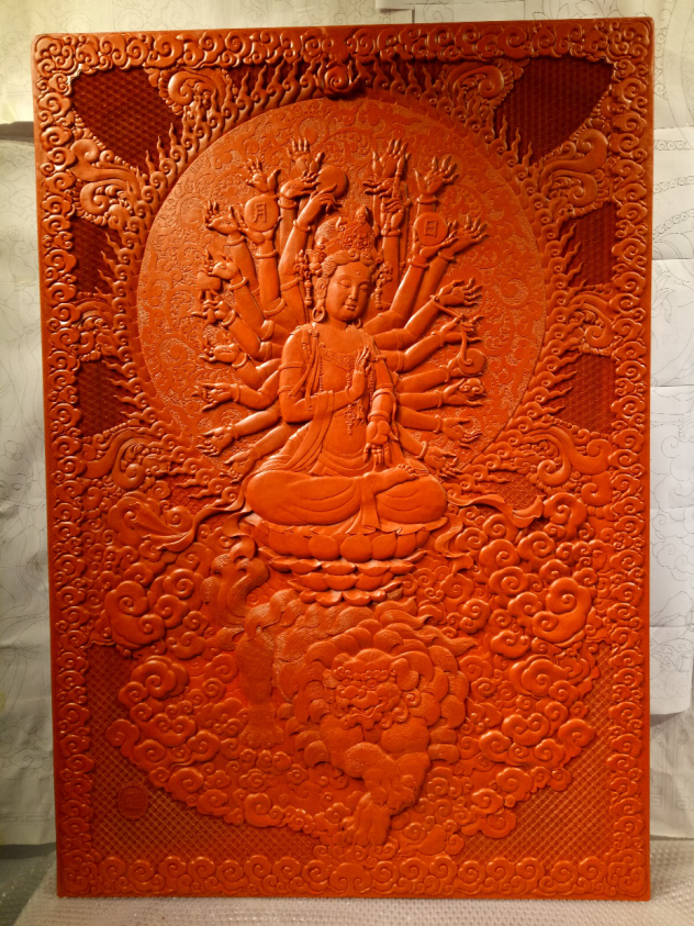 多年从事雕漆,让马宁的雕漆技巧愈发娴熟,但做起漆活来仍是废寝忘食