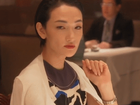 而富永爱在剧中饰演的是木村拓哉的前女友"琳达·真知子·里夏尔",剧