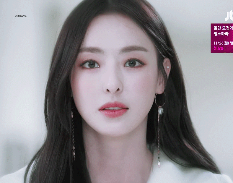 这位美艳霸气的长腿御姐必须拥有姓名