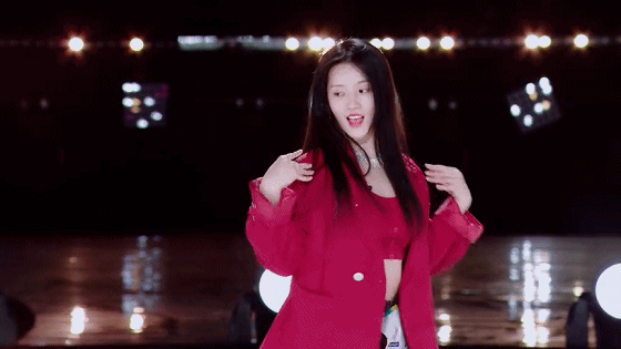 朱主爱一如既往的用原创出战,现场效果也又一次达到了演唱会水平.