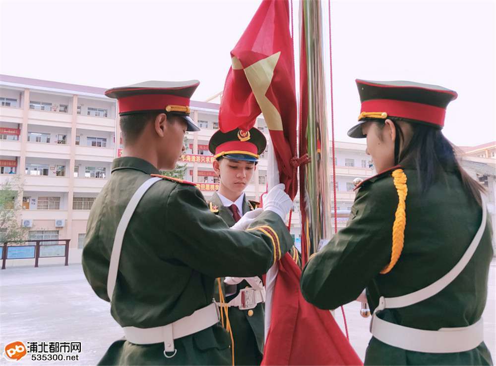 寨圩中学不一样的升旗仪式!