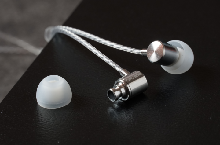 收藏级干货:对2020年能买到的千元内微动圈入耳式耳机音质深度点评