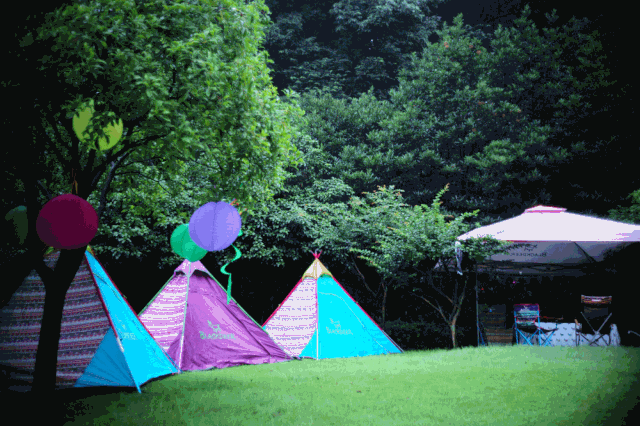 在帐篷边吹着小风唱着歌,户外露营全套装备,带给你全五星版亲近自然