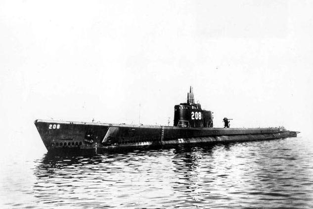 " 灰鲸 " 号 潜艇 沉入海底失踪