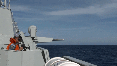 【直击演训场】南海海域 舰艇编队高强度实兵对抗_腾讯新闻