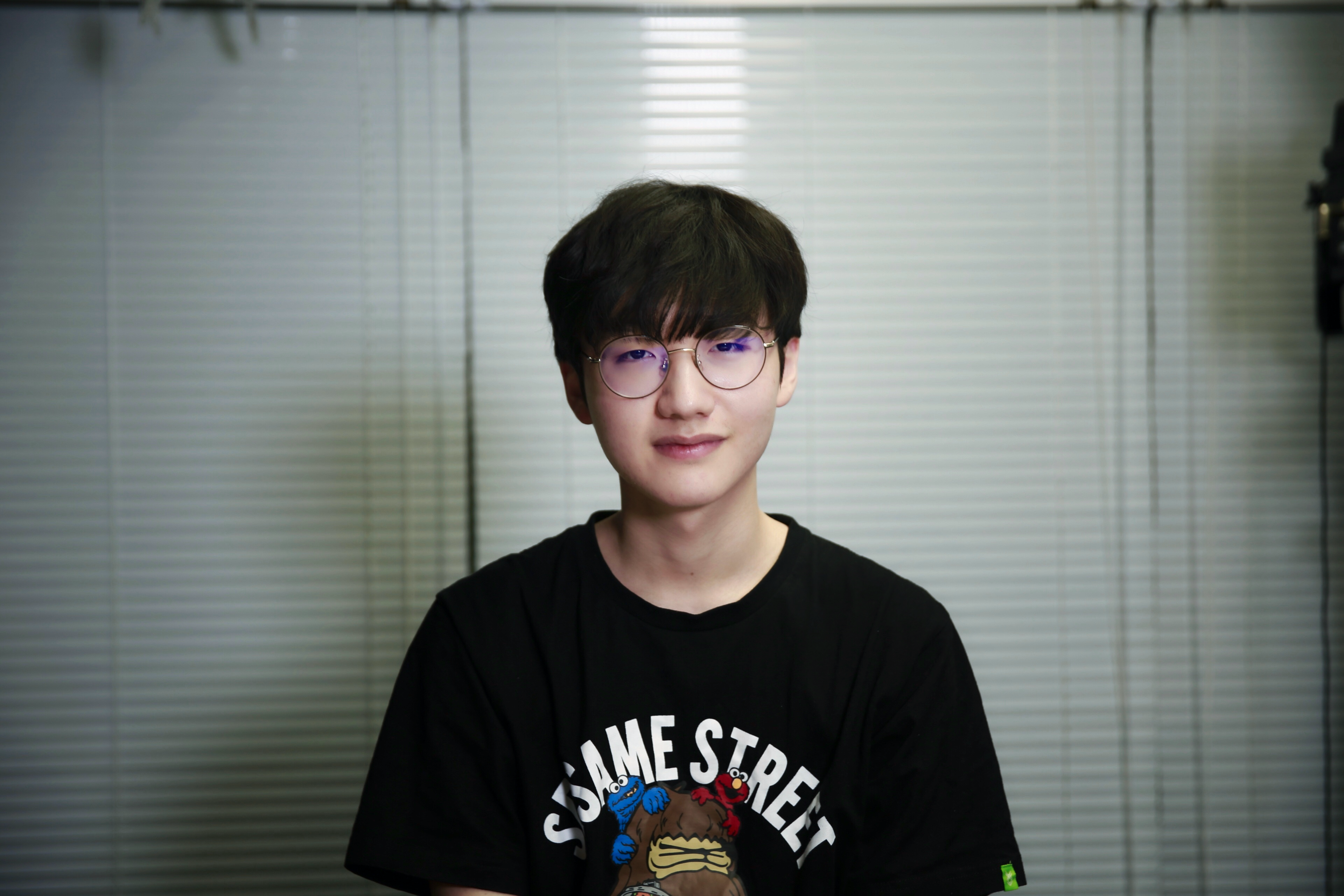 外国网友热议ig输给lgd:rookie被抓太可惜,小花生早该来lpl