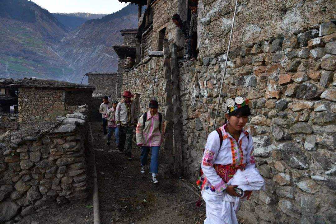 中国"一妻多夫"的村子,在一块怎么"生活",看完难以接受!