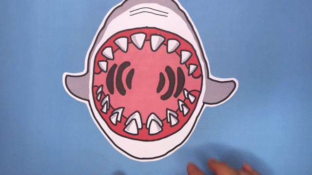 都以为鲨鱼牙齿是最锋利的武器,倒也没错,锋利是锋利,但是也太不禁用