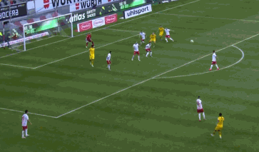 第95分钟神绝杀,不管那么多,哈兰德与队友零距离庆祝_腾讯新闻