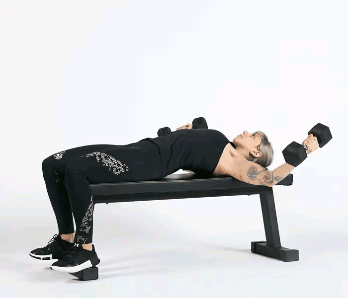 动作五 上斜俯卧撑