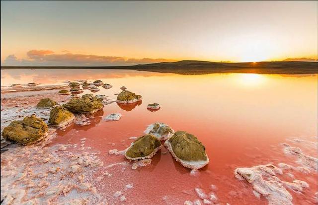 克里米亚锡瓦什湖:十分梦幻的粉色盐湖