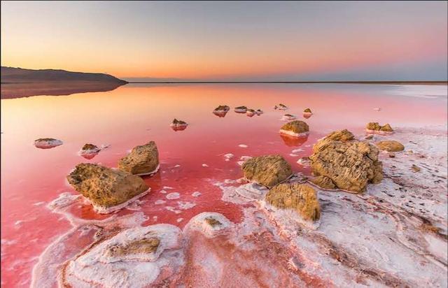 克里米亚锡瓦什湖:十分梦幻的粉色盐湖